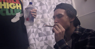  RAZOOK - Smoker's Club (Dir. by Tylertheturtle) (Video)